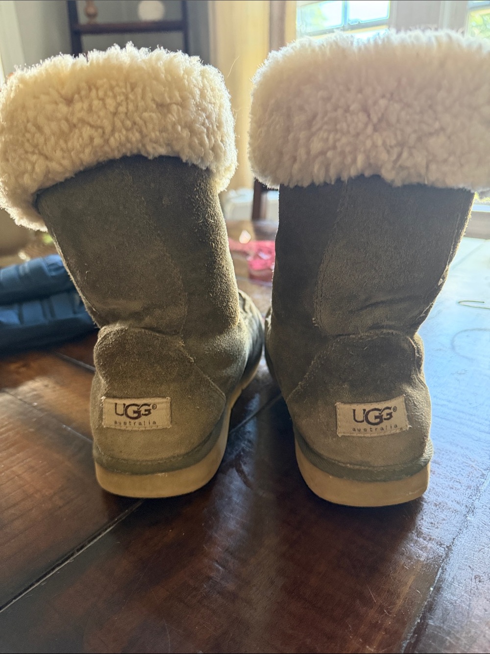 UGG Women’s Classic Shearling Cuff Boots - Olive